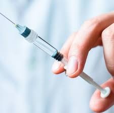 Masowe szczepienia narażają wszystkich zaszczepionych na niebezpieczeństwo powikłań.